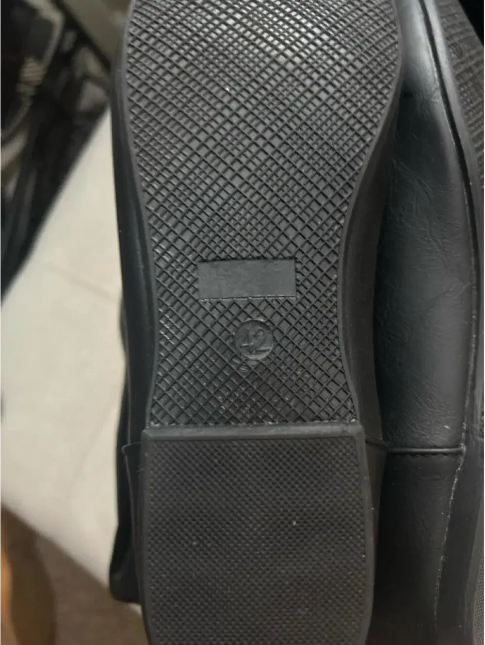 N/A black faux